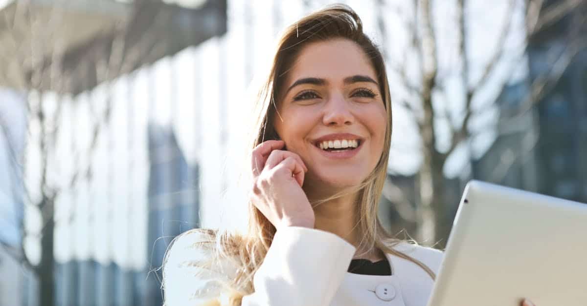 découvrez le rôle essentiel du chief happiness manager, un professionnel dédié à l'amélioration du bien-être au travail, à la culture d'entreprise positive et à la motivation des équipes. apprenez comment cette fonction innovante contribue à la performance globale des organisations tout en plaçant l'humain au cœur de leur stratégie.