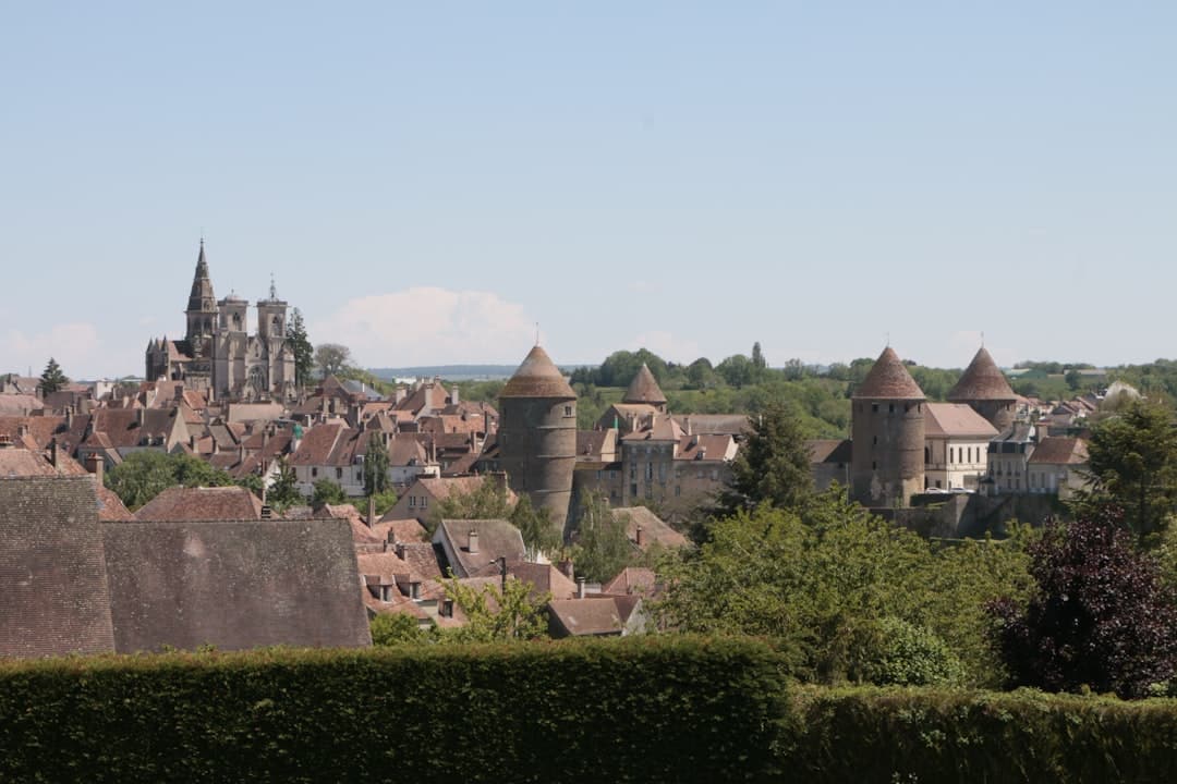 découvrez société générale, un acteur majeur du secteur bancaire en france et à l'international, offrant une gamme complète de services financiers adaptés aux particuliers, aux entreprises et aux institutionnels. profitez de notre expertise pour réaliser vos projets et optimiser votre gestion financière.